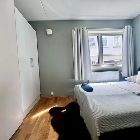 Executive 2-bedroom Lift Street Parking 8 Guests 公寓